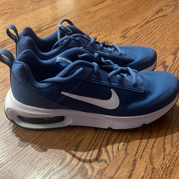 Nike Air Max INTRLK LITE - size 7Y- color:Mystic Navy, White, Bleu Marine Mystic - Picture 4 of 9